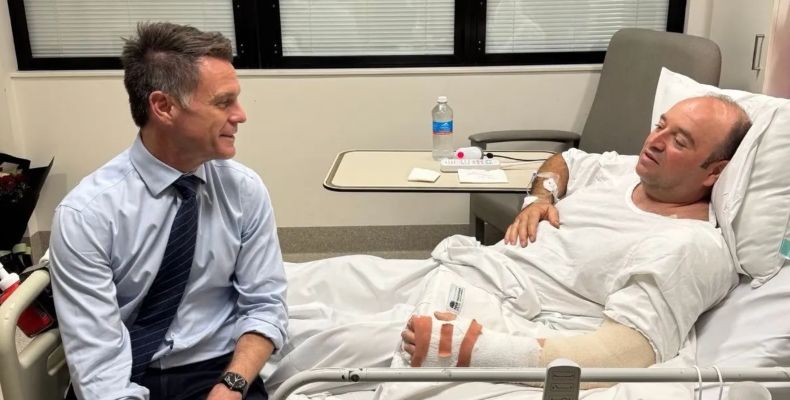 «لم أحتمل رؤية الناس يموتون».. أحمد الأحمد بطل شاطئ بوندي يتحدى الرصاص وينقذ أرواحًا - الخليج الان