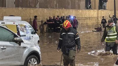 «يوم أسود في الرباط».. فيضانات المغرب تبتلع 37 روح وغرق الشوارع والمنازل - الخليج الان