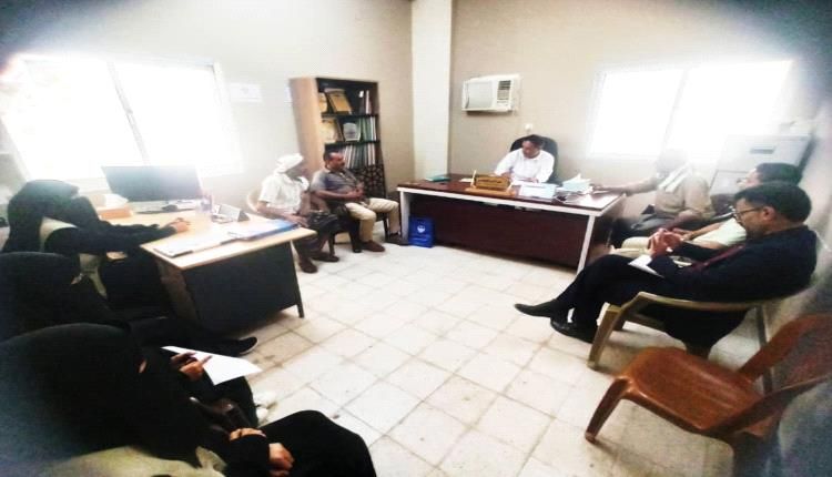 مكتب الصناعة بلحج يبحث جملة من القضايا المتعلقة باعداد التقرير السنوي والخطة المقبلة