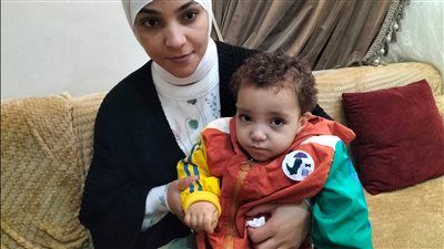 محتاج حقن بـ 80 مليون جنيه.. والدة يونس صغير ضمور العضلات الشوكي بالشرقية: عشمانة في كرم المصريين - الخليج الان