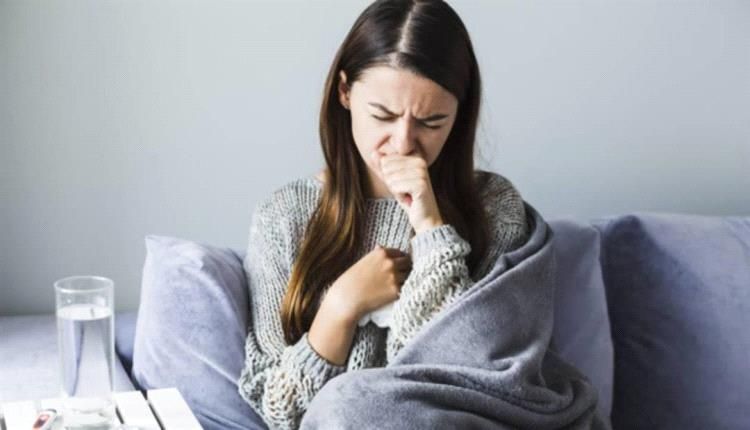 مع انتشار نزلات البرد.. متى تصبح الكُحّة خطرًا على حياتك؟
