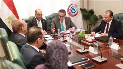 الحكومة: لا مساس بحقوق المواطنين محدودي من الخدمات الطبية - الخليج الان