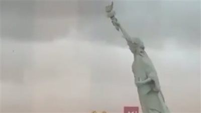 عواصف مرعبة تتسبب في سقوط تمثال الحرية.. ما القصة؟ - الخليج الان