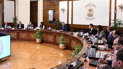 رئيس الوزراء: التفاوض مع عدد من الشركات العالمية بشأن مشروعات تحلية مياه البحر - الخليج الان