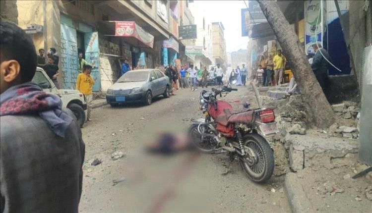 انفجار عبوة ناسفة أمام مقر الإصلاح وسط تعز يسفر عن قتلى وجرحى