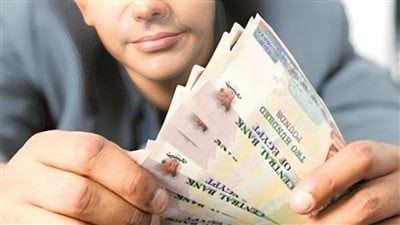 استاذ اقتصاد: النظر إلى الفقر باعتباره رقمًا مجردًا يُعد تبسيطًا مخلًا بالواقع - الخليج الان