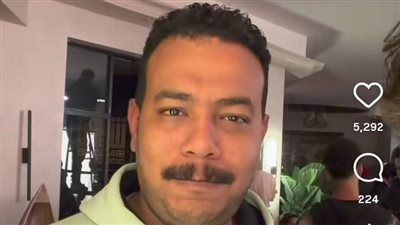 من كواليس مسلسل اللعبة.. هشام ماجد يمازح جمهوره بفيديو مع شبيه مصطفى غريب - الخليج الان