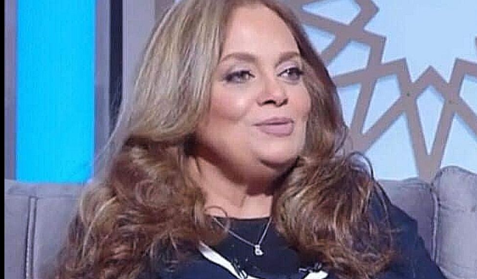 عفاف رشاد: والدتي كانت صعبة وضهري اتكسر بعد وفاتها واتطلقت من أبو ابني عشانه - الخليج الان