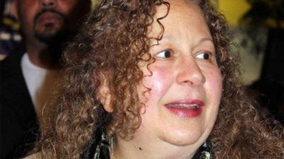 بعيدًا عن الأضواء.. كيف واجهت الفنانة سمية الألفي المرض في صمت؟ - الخليج الان