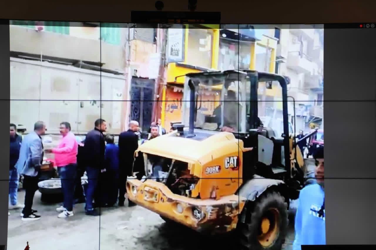 من داخل مركز السيطرة .. محافظ المنيا يتابع حملات إزالة الإشغالات بالمراكز - الخليج الان