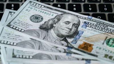 سعر الدولار مقابل الجنيه المصري بداية تعاملات اليوم الأحد - الخليج الان