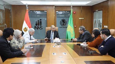 من داخل مركز السيطرة .. محافظ المنيا يتابع حملات إزالة الإشغالات بالمراكز - الخليج الان