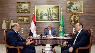 رئيس اتحاد الكونغ فو يبحث مع محافظ الإسماعيلية إقامة معسكر تدريبي دولي - الخليج الان