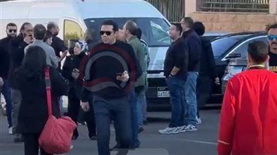 حمزة العيلي وأحمد داش وهنادي مهنا وزوجها.. أبرز الحاضرين في جنازة الماكير محمد عبد الحميد - الخليج الان