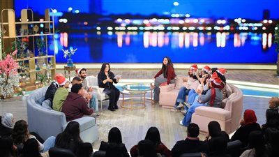 الخميس.. أبطال مسلسل ميدتيرم في ضيافة برنامج معكم منى الشاذلي - الخليج الان