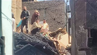 استنفار حكومي عقب انهيار عقار إمبابة.. إنقاذ متواصل ومساعدات فورية لأسر الضحايا - الخليج الان