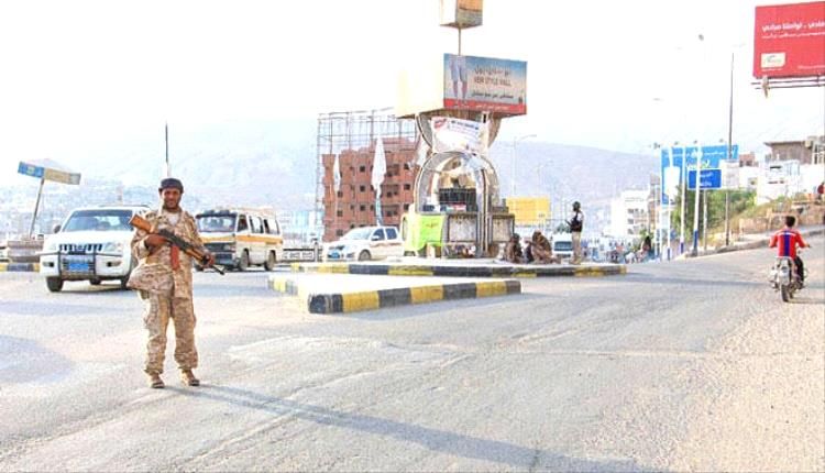 أمن المكلا يوجه ضربة قاصمة لشبكات التهريب ويتلف "أطنان" من الحشيش والشبو والهيروين