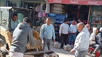 لليوم الثاني.. محافظ القليوبية يواصل حملة تطهير شوارع بنها من الإشغالات - الخليج الان