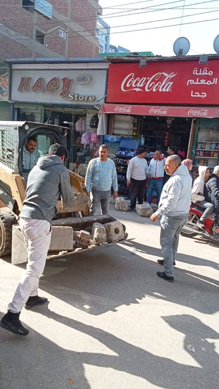 لليوم الثاني.. محافظ القليوبية يواصل حملة تطهير شوارع بنها من الإشغالات - الخليج الان