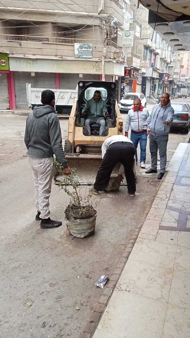 لليوم الثاني.. محافظ القليوبية يواصل حملة تطهير شوارع بنها من الإشغالات - الخليج الان