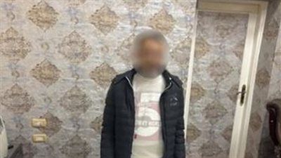 ضبط شاب بحوزته ملصقات ومبالغ مالية لتوزيعها على الناخبين في أبو حمص بالبحيرة - الخليج الان