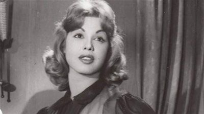 «الملاية اللف في باريس».. طريقة احتفال سامية جمال بـ ليلة رأس السنة - الخليج الان