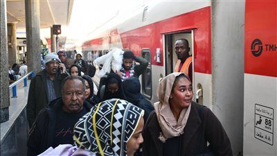 السكة الحديد تسير الرحلة 43 ضمن مشروع العودة الطوعية للأشقاء السودانيين - الخليج الان