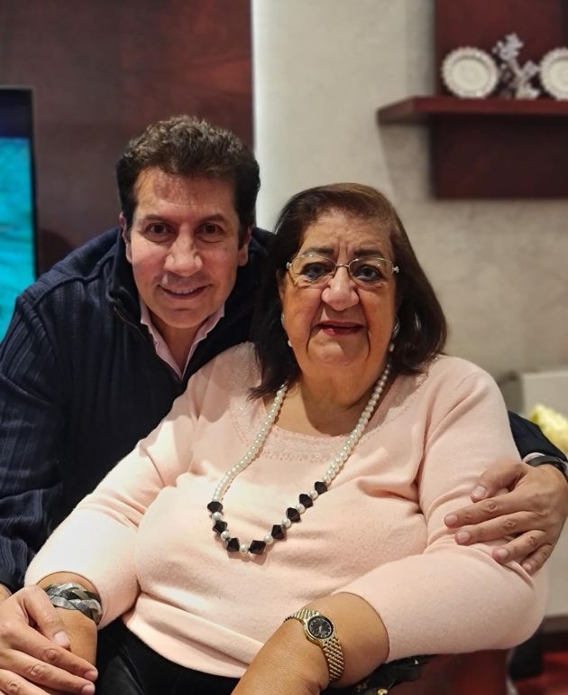 بهذه الكلمات.. نقابة المهن التمثيلية تنعي والدة هاني رمزي - الخليج الان