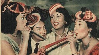 مقالب وملاية لف وشعر محروق.. احتفالات نجوم الزمن الجميل بليلة رأس السنة - الخليج الان