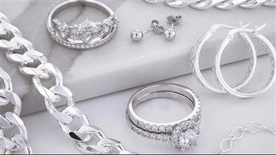 ارتفاع محدود للفضة محليًا رغم تصحيح حاد عالميًا بعد رفع الهوامش - الخليج الان