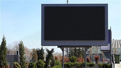 قانون تنظيم الإعلانات على الطرق يفرض عقوبات مشددة وغرامات تصل إلى ثلاثة أمثال تكلفة الإعلان - الخليج الان