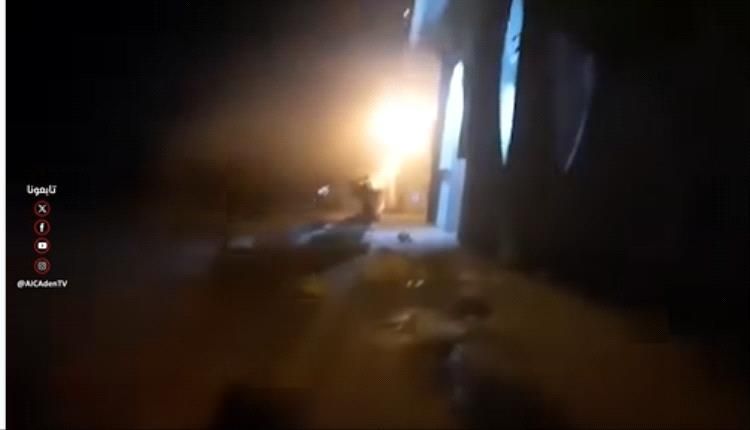 فيديو / طيران العدوان يواصل استهداف المنشآت المدنية بغارات جديدة على مطار سيئون الدولي