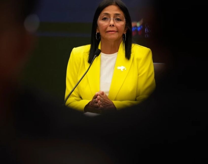 «وصفها مادورو بـ النمر».. من هي ديلسي رودريغيز التي تتولى مؤقتاً رئاسة فنزويلا؟ - الخليج الان