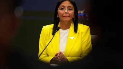 «وصفها مادورو بـ النمر».. من هي ديلسي رودريغيز التي تتولى مؤقتاً رئاسة فنزويلا؟ - الخليج الان