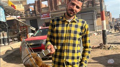 من بني سويف إلى كفر الشيخ .. قصة كفاح " محمود " في عالم الحلويات - الخليج الان