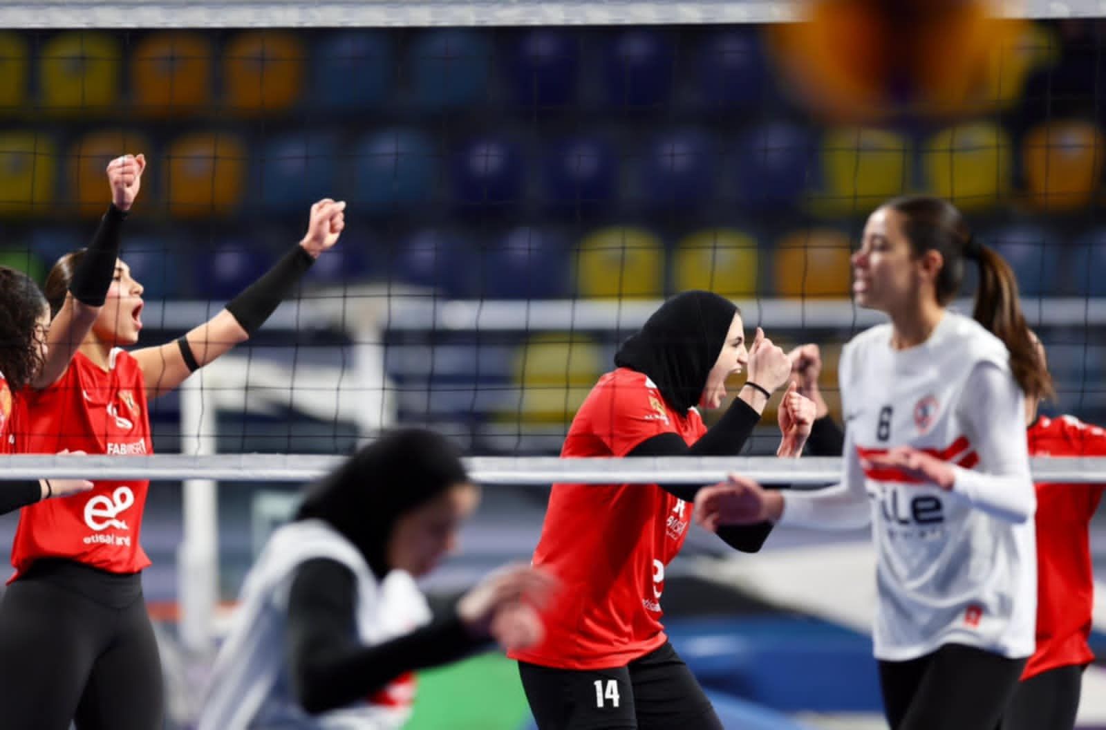 الأهلي يهزم الزمالك ويتوج بدوري مرتبط سيدات الطائرة - الخليج الان