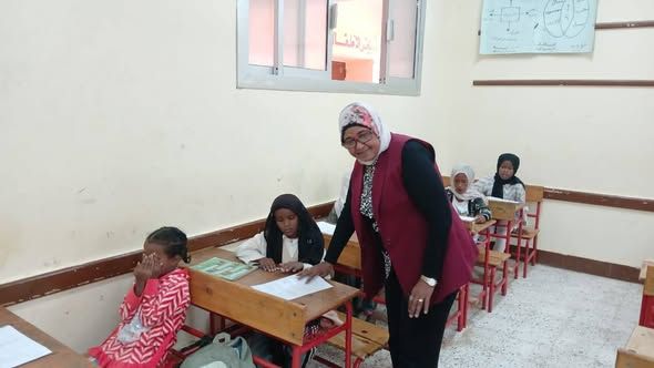 مدير تعليم البحر الأحمر تتفقد لجان الامتحانات بحلايب وشلاتين - الخليج الان