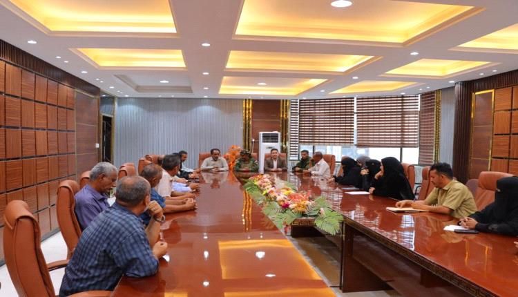 مدير عام خورمكسر يبحث مع وكيل محافظة عدن لشؤون الدفاع والأمن الأوضاع الأمنية