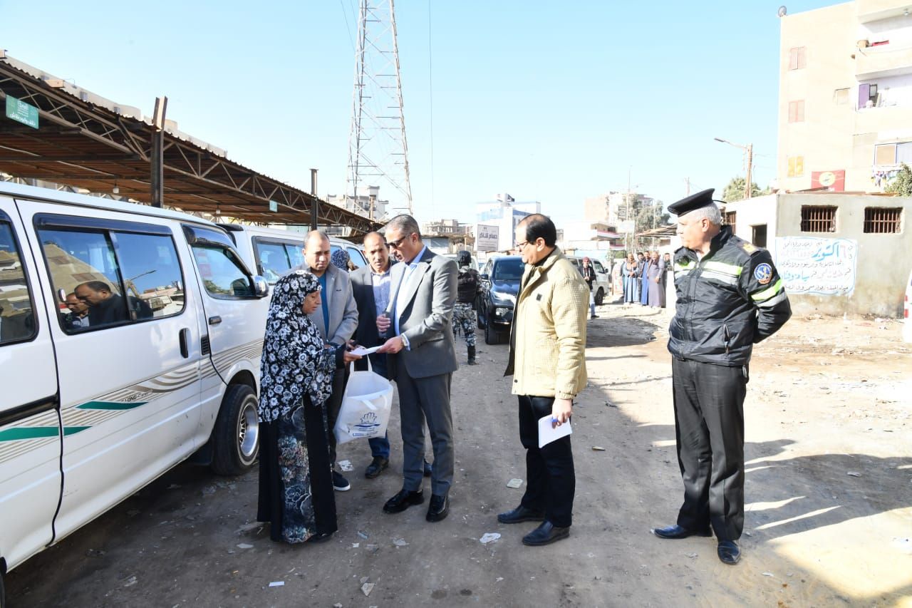 محافظ الفيوم يتفقد سير العمل بعدد من مواقف سيارات الأجرة - الخليج الان