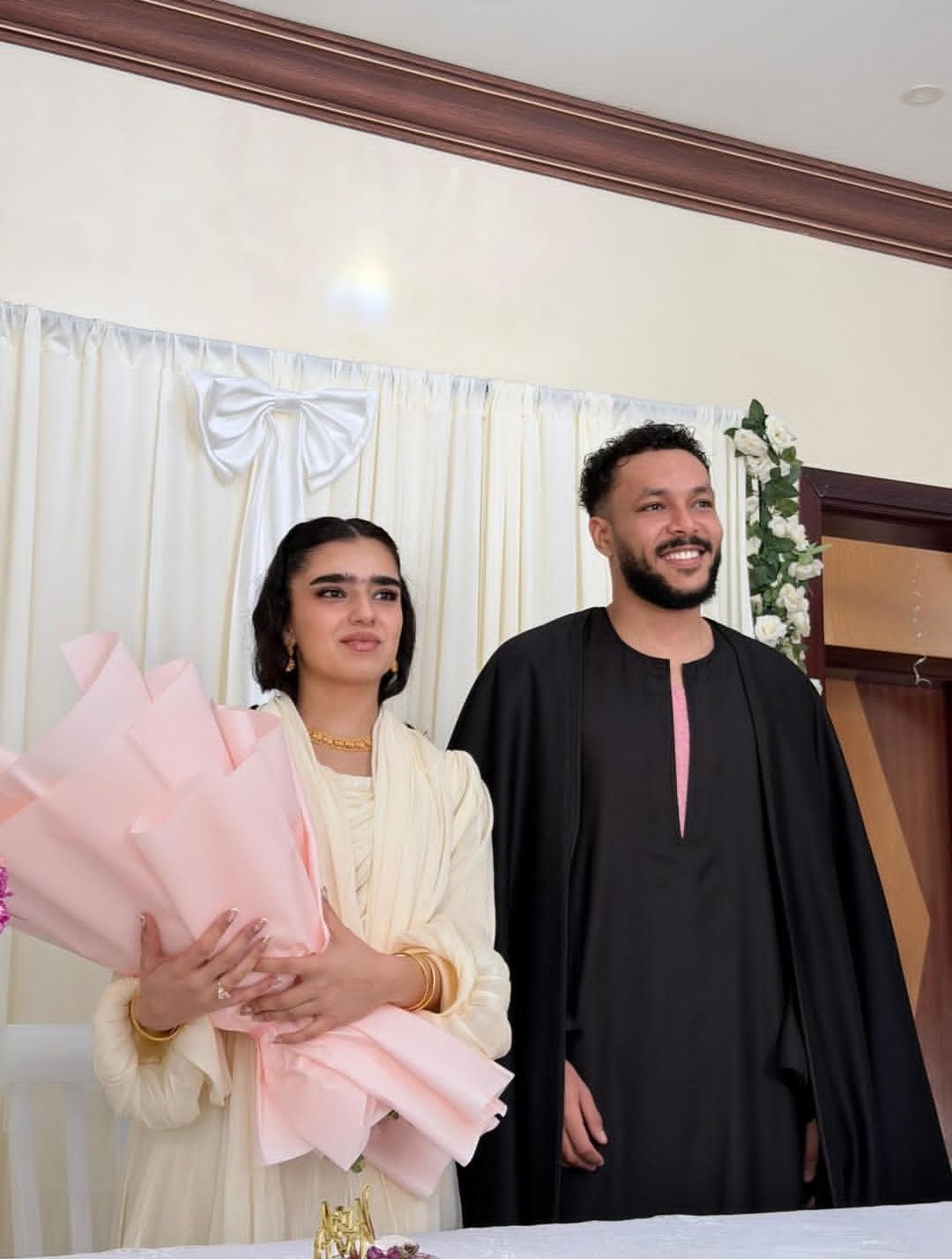 ويجز في أول تعليق بعد زواجه من نور العزاوي: اتجوزت حب حياتي - الخليج الان