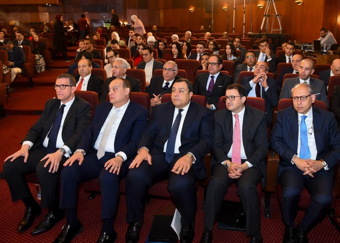 «وسط اضطرابات المنطقة».. كيف رسّخ الاتزان الاستراتيجي دور مصر كصمام أمان للشرق الأوسط؟ - الخليج الان