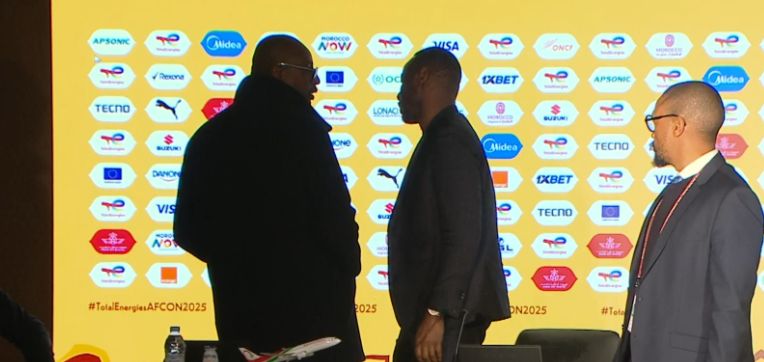 توتر في المؤتمر الصحفي لنهائي كأس أمم أفريقيا.. انسحاب مدرب السنغال بعد هجوم لفظي من الصحفيين المغاربة - الخليج الان