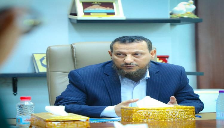 عاجل/ شيخ يوجه بإعادة فتح مكتب الجهاز المركزي للرقابة والمحاسبة بديوان محافظة عدن