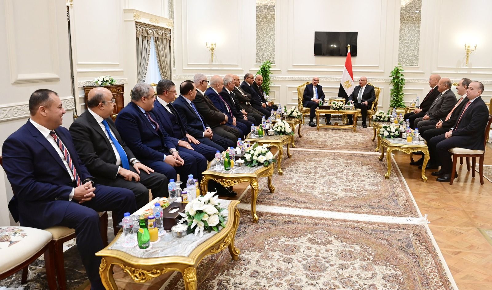 رئيس مجلس النواب يستقبل رئيس مجلس القضاء الأعلى للتهنئة بتوليه منصبه - الخليج الان