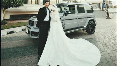 أخفى وجهها.. الصور الأولى من حفل زفاف مغني المهرجانات أمين خطاب على فتاة محجبة - الخليج الان