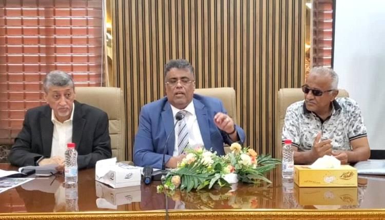 مناقشة إطلاق حملة نظافة شاملة وخطة عمل الغرفة التجارية بعدن