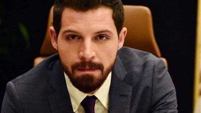 محمود حجازي يعلق على أزمة تعديه بالضرب على زوجته.. تفاصيل - الخليج الان