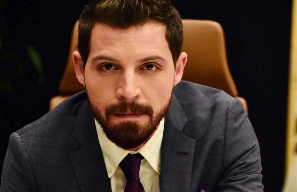 محمود حجازي يعلق على أزمة تعديه بالضرب على زوجته.. تفاصيل - الخليج الان