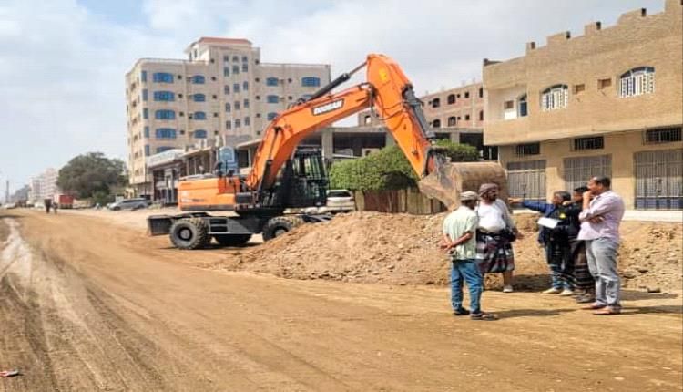 أعمال حثيثة لتركيب خطوط صرف صحي جديدة في المنصورة