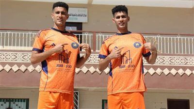 محمد ومصطفي حذيفة توأم يتألق مع شباب قبريط بدوري القسم الثالث - الخليج الان